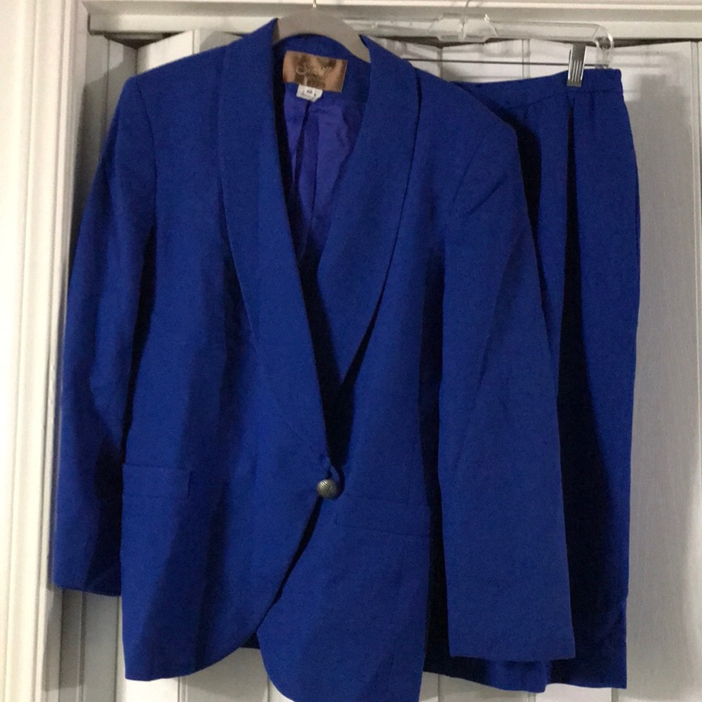 2pc Suit - image 1